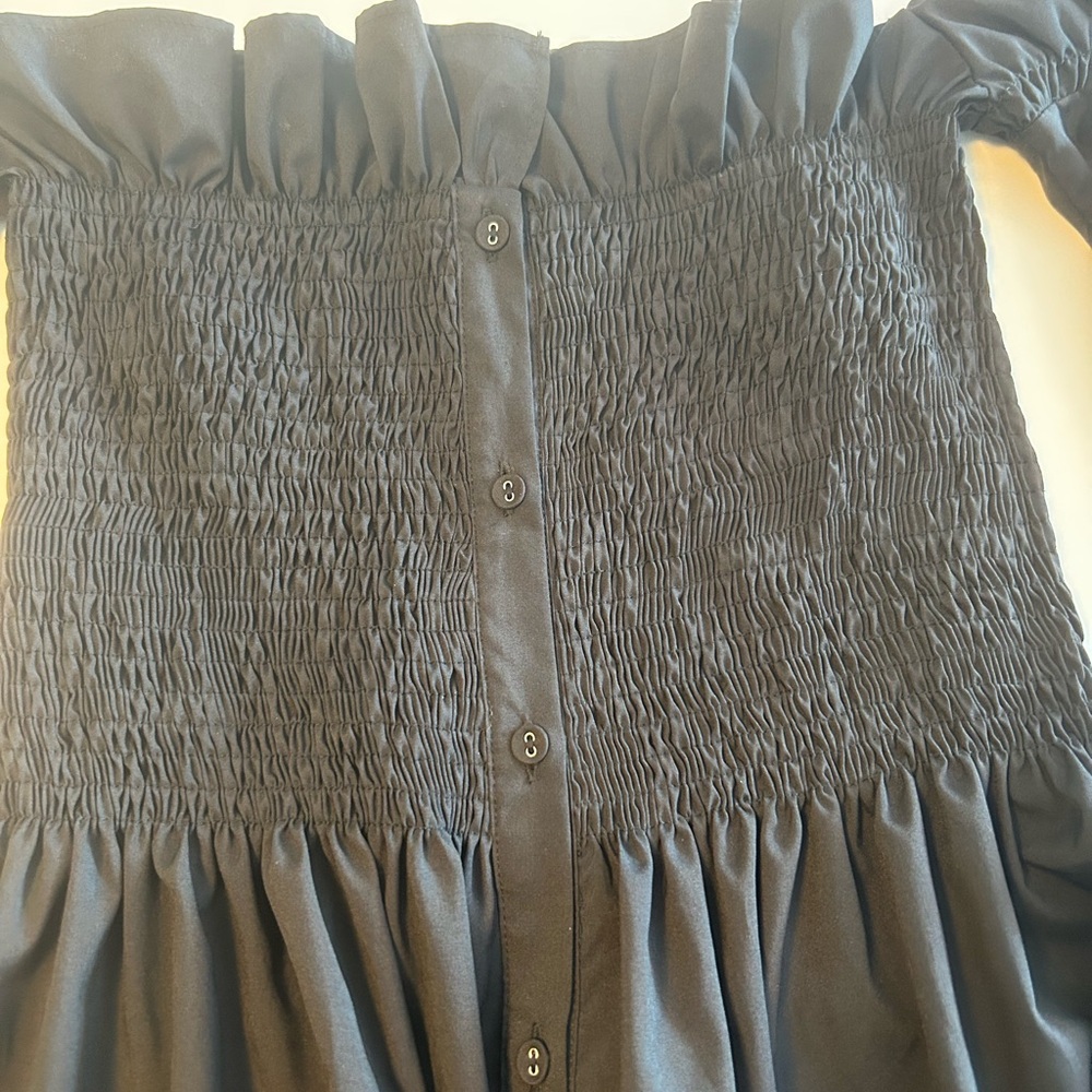 Luxe by Stylekeepers, black, off-shoulder, smocked-bodice, flowing bottom. Sz M - Picture 3 of 12